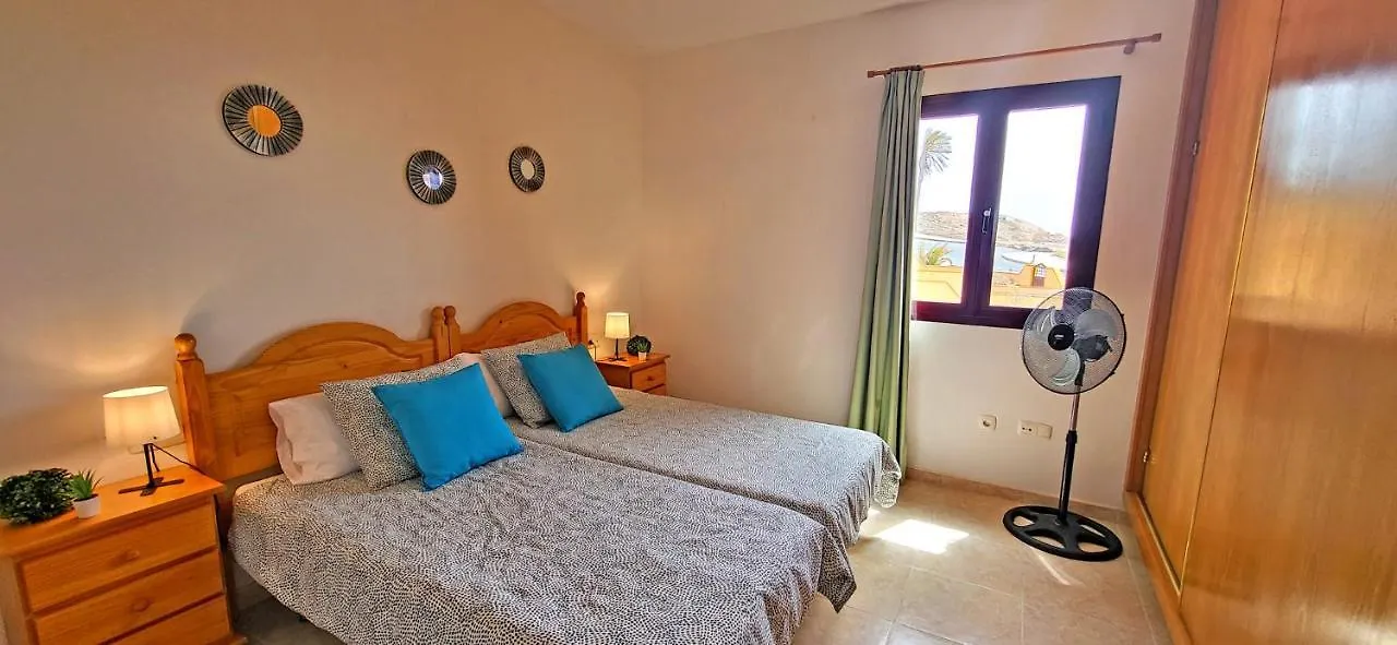 Holiday Flat Blue Ocean, Beachfront, Sea View, 1 Bedroom, Livingroom, Fast Internet Costa Calma Apartment